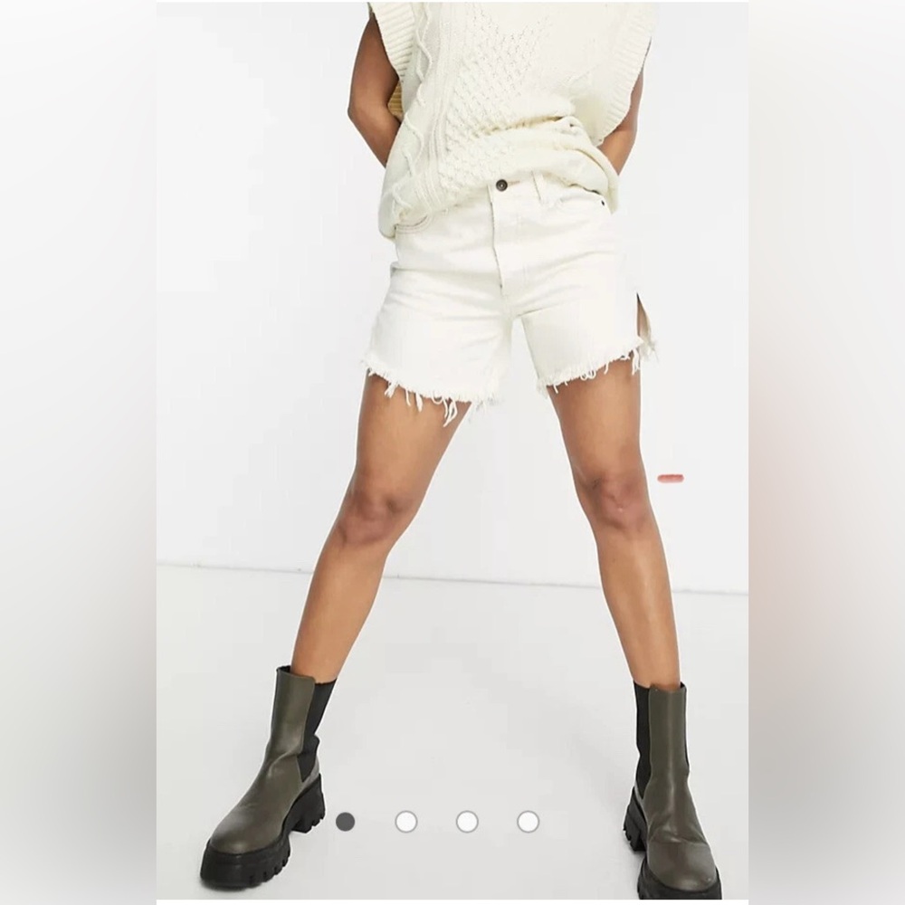 Free People We The Free Baggy Tomboy Shorts in Natural - Size 27